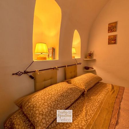 Villa Trullo Dal Fascino Antico Locorotondo Exterior foto